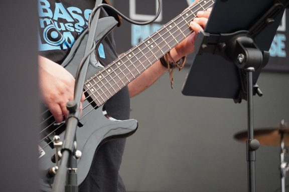 Der E-Bass